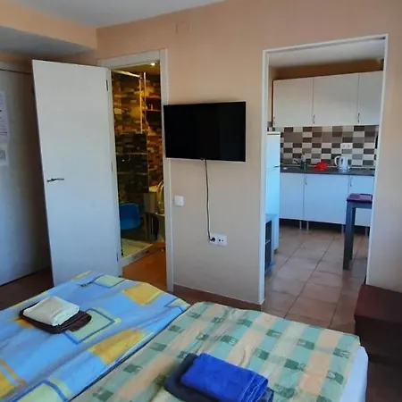 Con Patio Apartment