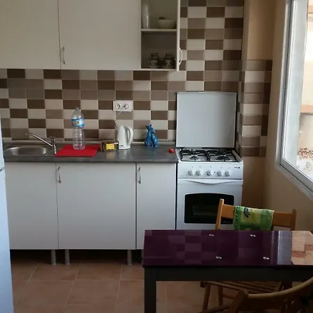 Con Patio Apartment *